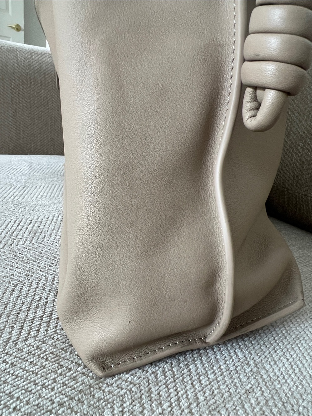 Loewe Soft Cream Leather Shoulder Bag - Picture 8 of 8